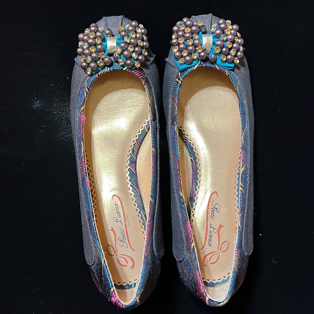 Adorable Poetic License London Kitten Heel Gently Used Beads and Rhinestones